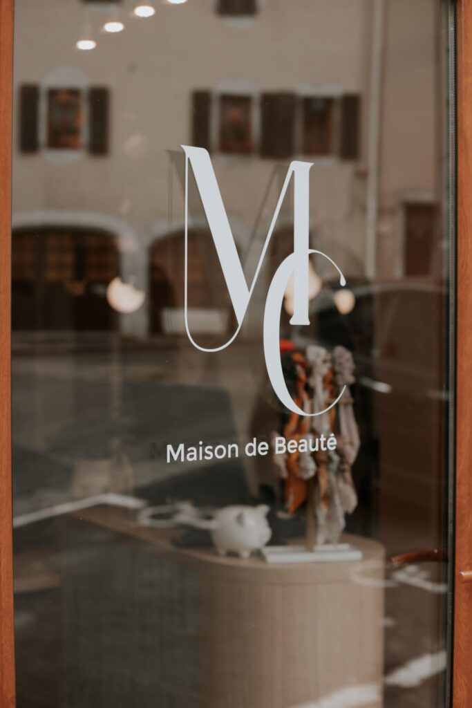 vitrine mademoiselle coiffure